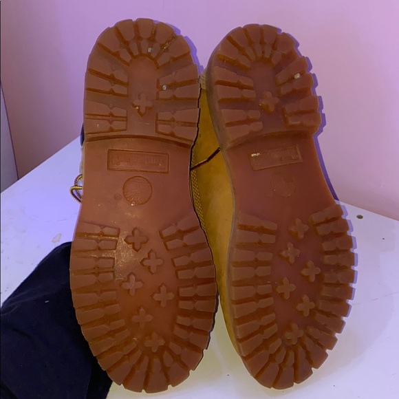 Lightly used timberland boots - Picture 4 of 4